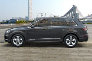 Side view Image of Q7