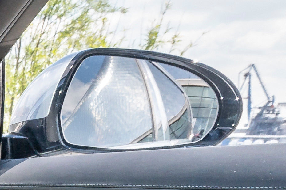 Side mirror rear angle Image of Maybach S-Class 2022