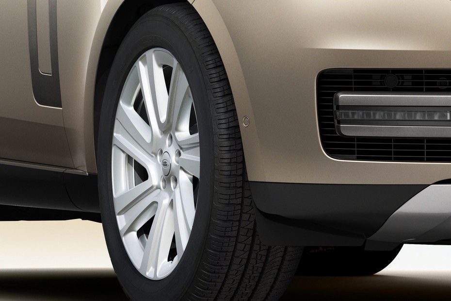 Wheel arch Image of Range Rover