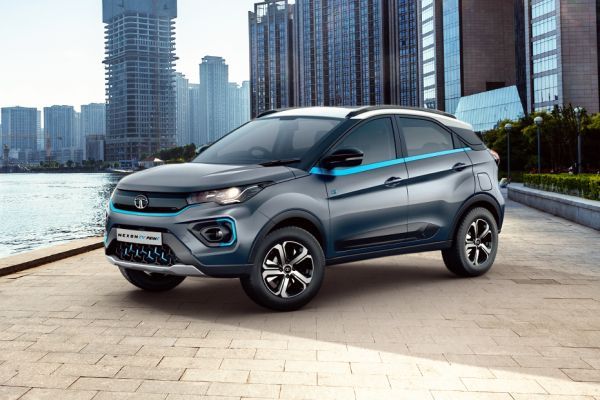 Front 1/4 left Image of Nexon EV Prime