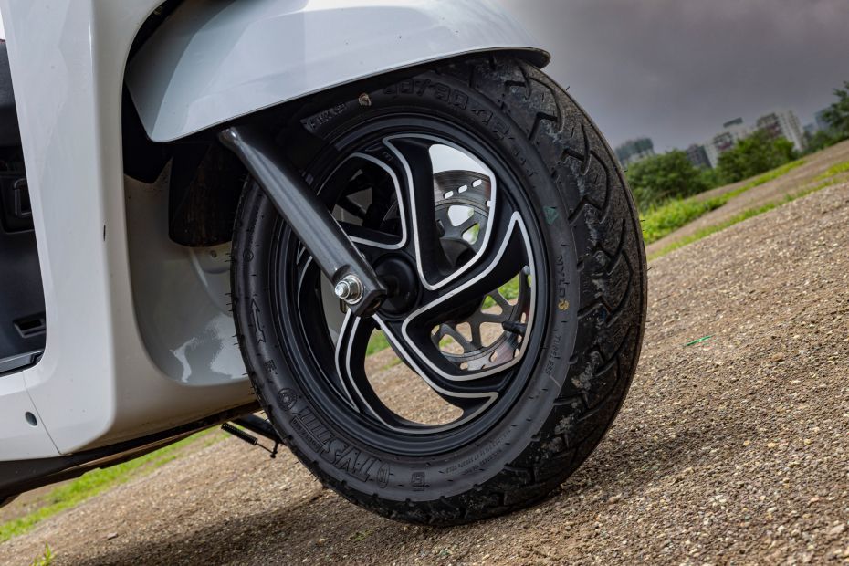 Front Tyre View of iQube Electric