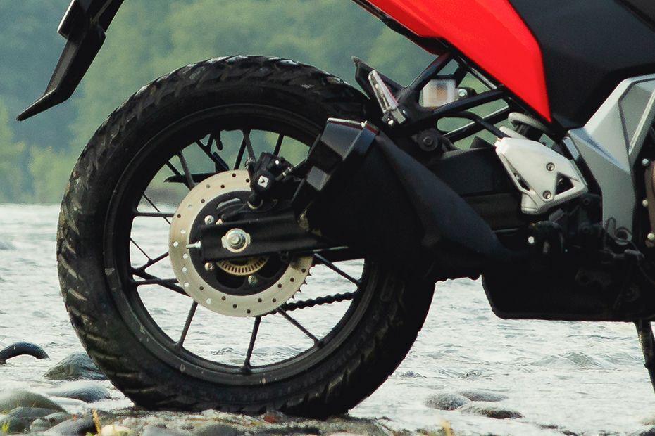 Rear Tyre View of V-Strom SX