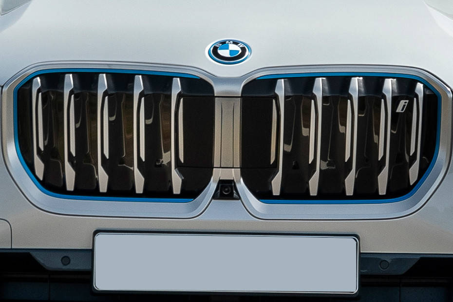 Bumper Image of iX1