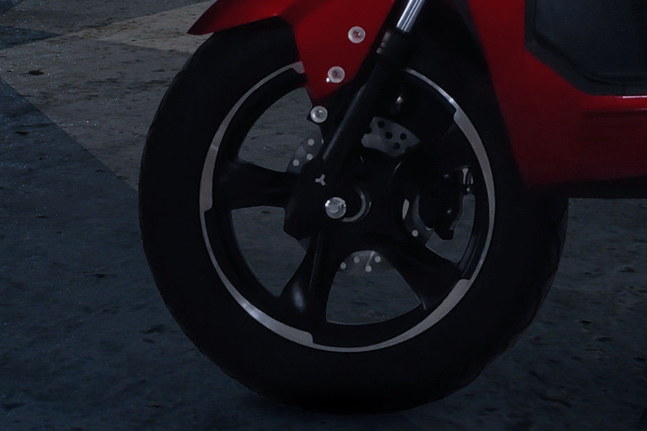 Front Tyre View of Accelero Plus