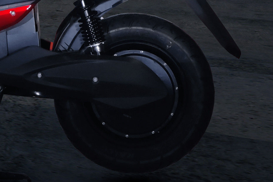 Rear Tyre View of Accelero Plus