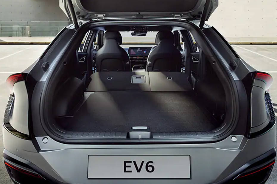 Third row with half second row flipped forward Image of EV6