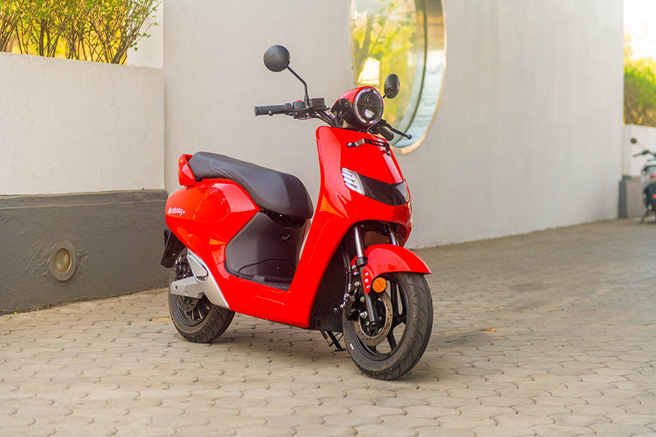 Front Right View of Infinity E1