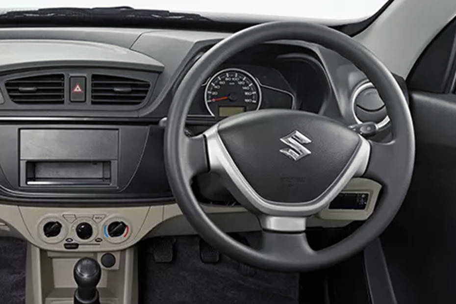 Steering close up Image of Alto 800 tour