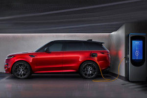 Side view Image of Range Rover Sport