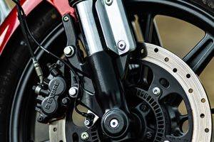 Front Brake View of Super Meteor 650