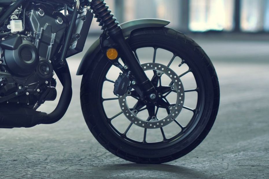 Front Tyre View of CL500 Scrambler