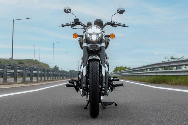 Meteor Insurance Royal Enfield Super Meteor 650 Interstellar - On Road Price, RTO ...