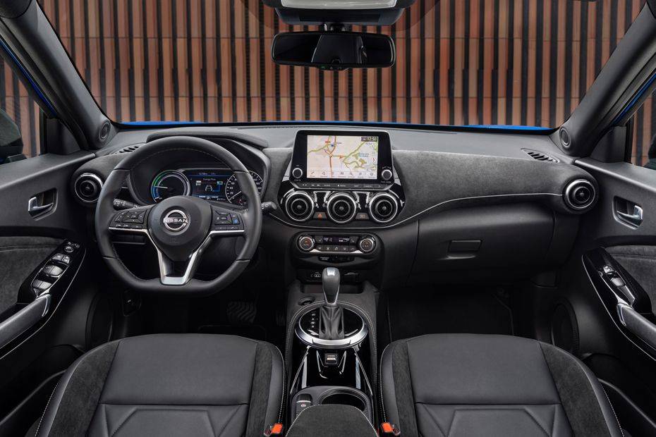 Full dashboard center Image of Juke