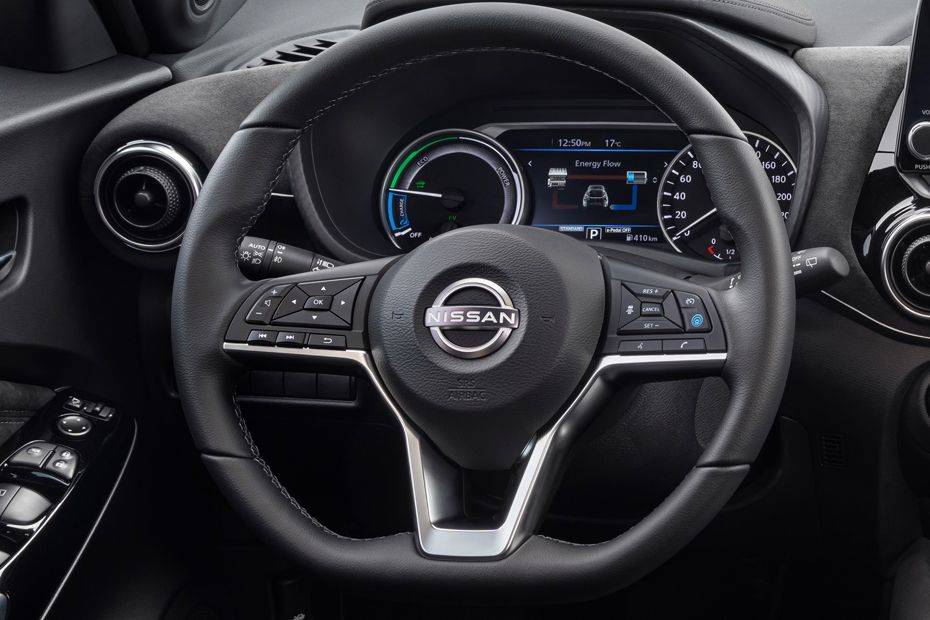 Steering close up Image of Juke