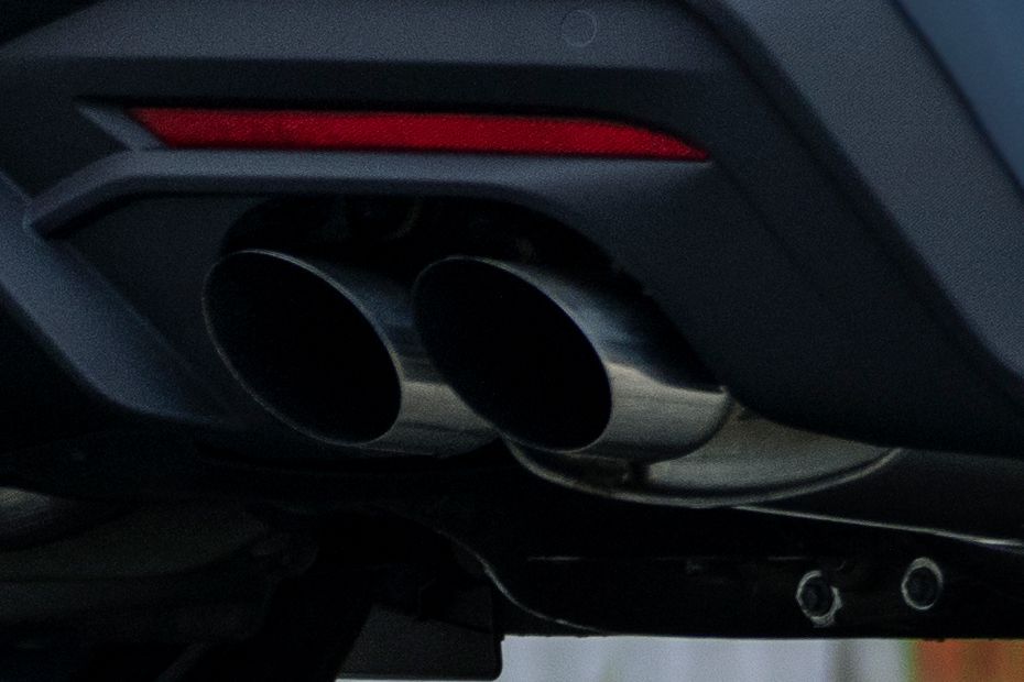 Exhaust tip Image of Mustang 2024