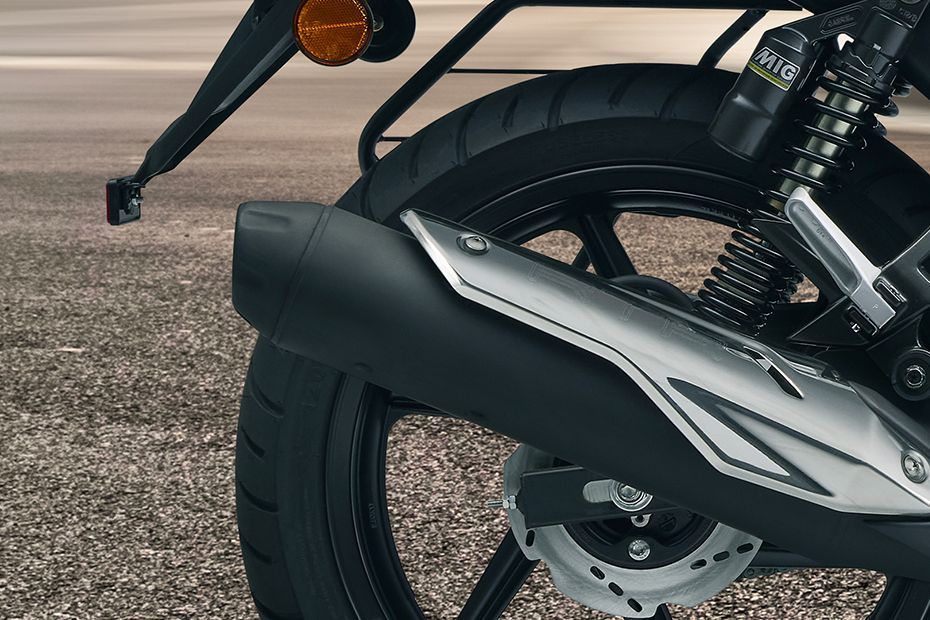 Exhaust View of Apache RTR 160