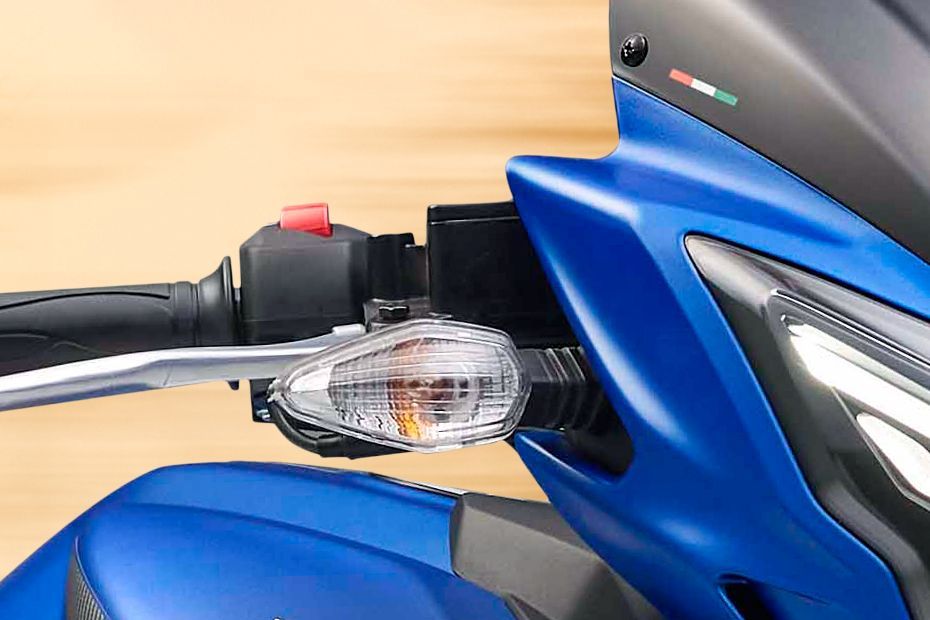 Front Indicator View of Apache RTR 160