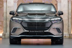Front Image of Maybach EQS 680