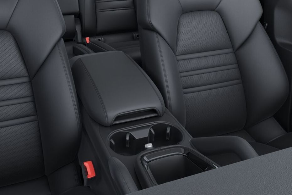 Front Armrest Image of Cayenne Coupe