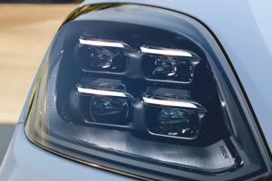 Headlamp Image of Cayenne Coupe