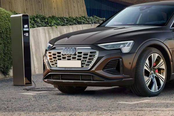 Bumper Image of Q8 Sportback e-tron