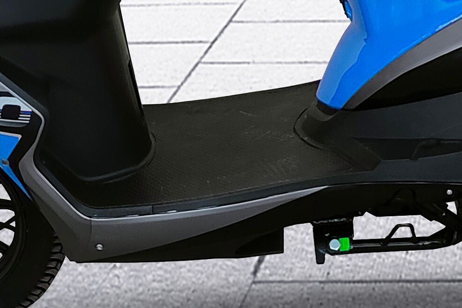 Foot Space View of Reo Plus