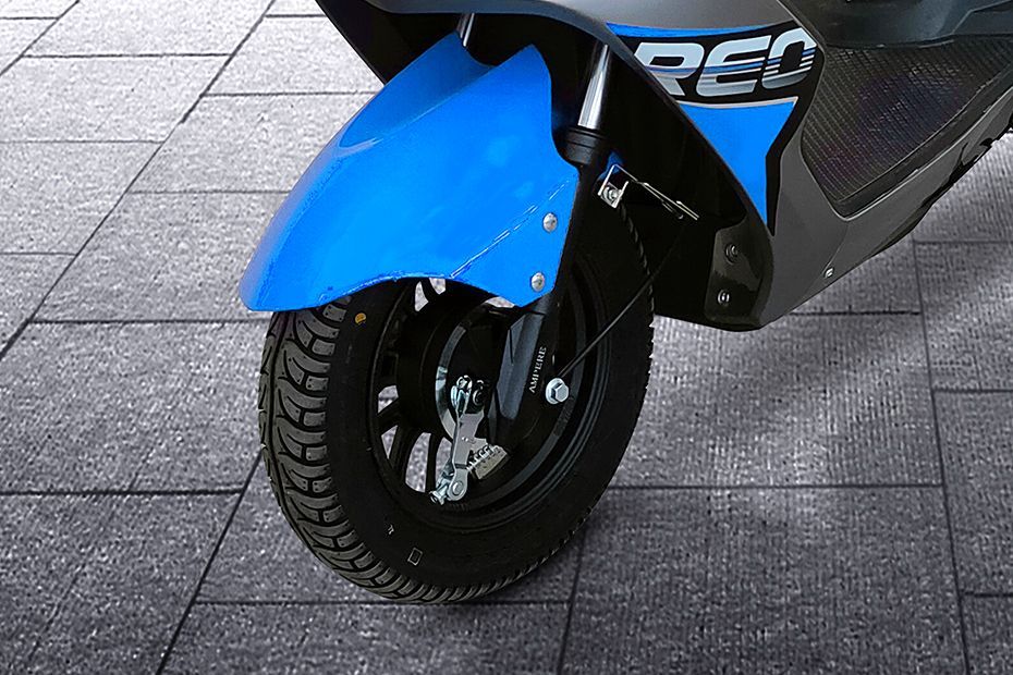 Front Tyre View of Reo Plus