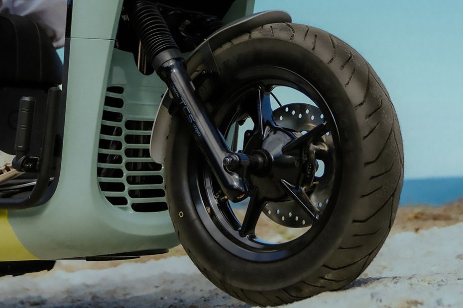 Front Tyre View of CrossOver