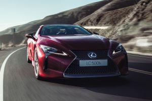 Front 1/4 left Image of LC 500h