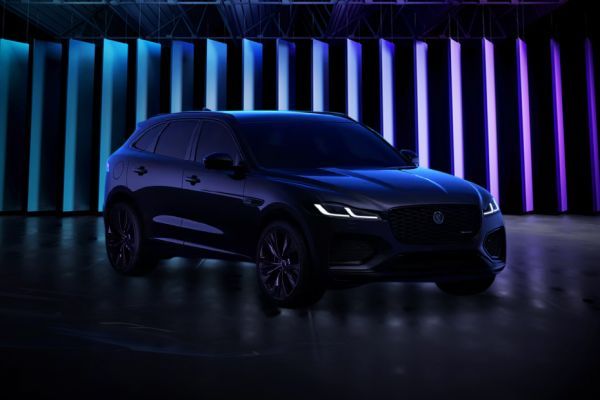 Front 1/4 left Image of F-Pace