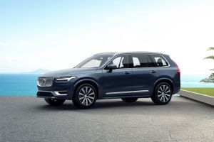 Front 1/4 left Image of XC90
