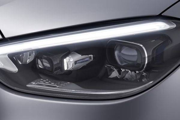 Headlamp Image of C-Class