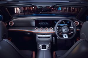 Full dashboard center Image of AMG E 53 Cabriolet