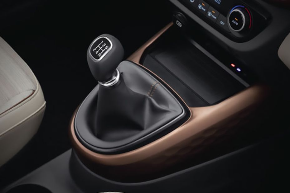 Gear lever Image of Aura 2023