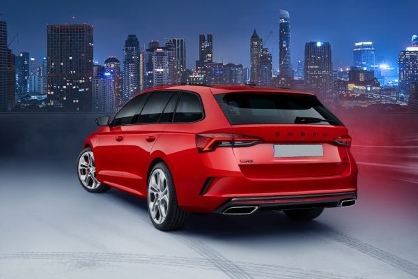 Skoda Octavia RS iV, Estimated Price Rs 45 Lakh, Launch Date 2024, Specs,  Images, News, Mileage @ ZigWheels