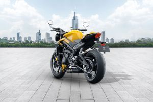 Front Right View of Street Triple