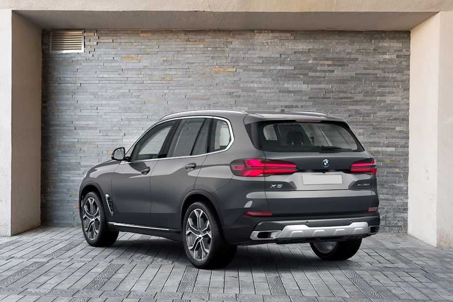 Rear 3/4 left Image of X5