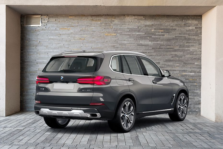 Rear 3/4 Right Image of X5