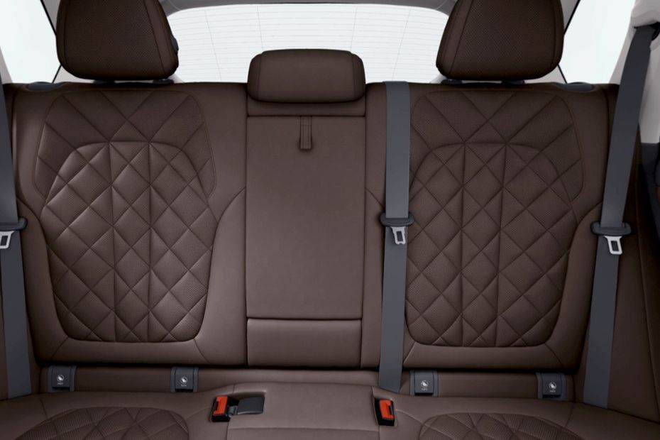 Rear interior from right side door Image of X5