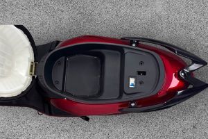 Seat Storage Side View of SE