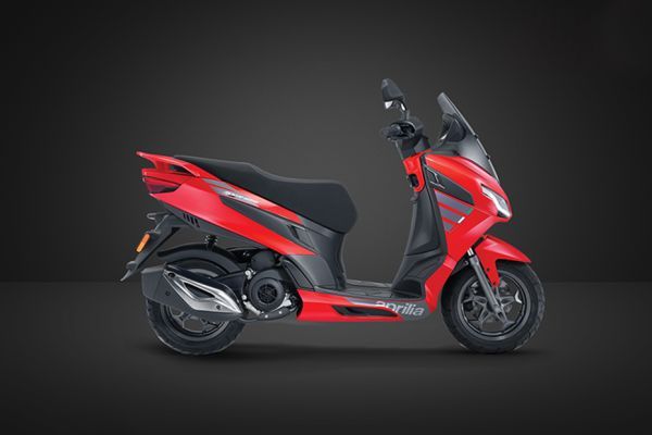 Right Side View of SXR 125
