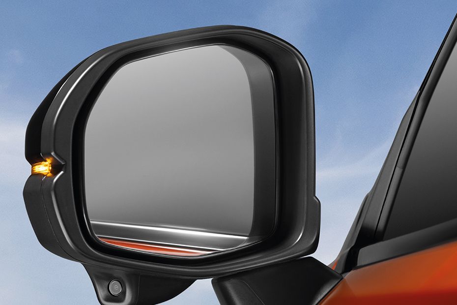 Side mirror rear angle Image of Elevate