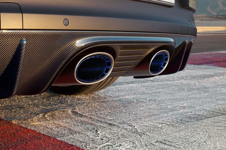 Exhaust tip Image of Cayenne