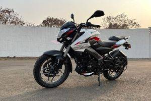 Bajaj Pulsar NS200 Price, Images, colours, Mileage & Reviews