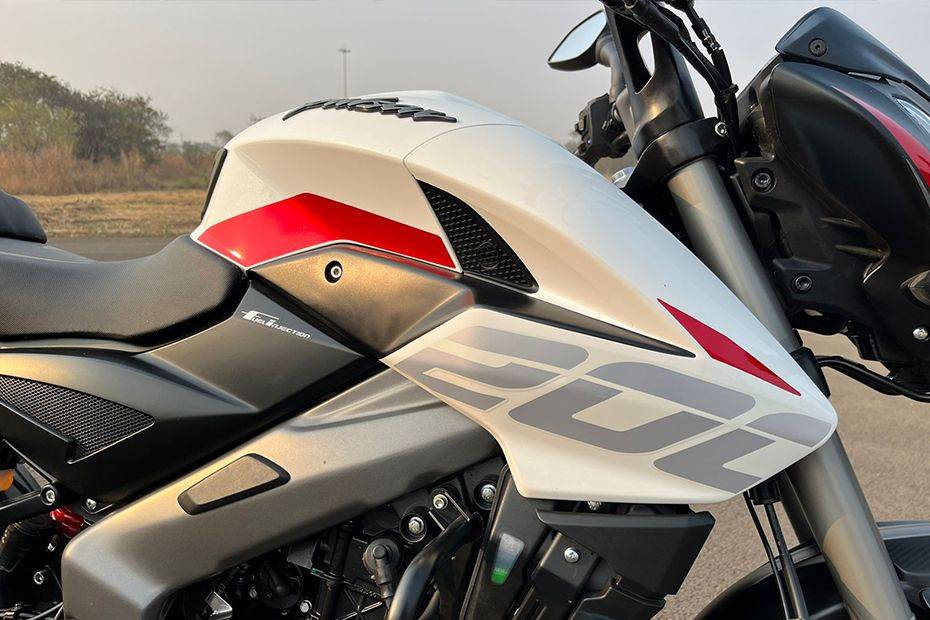 Bajaj Pulsar NS200 Images, Pulsar NS200 Photos & Videos, 360 view