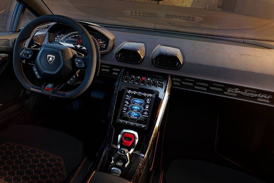 Full dashboard center Image of Huracan EVO