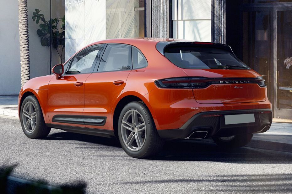 Rear 3/4 left Image of Macan