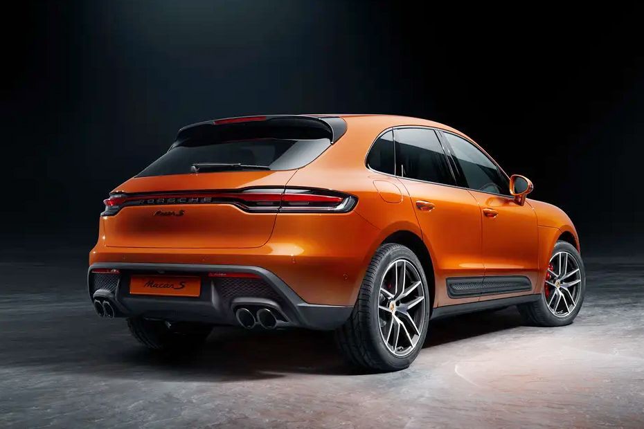 Rear 3/4 Right Image of Macan