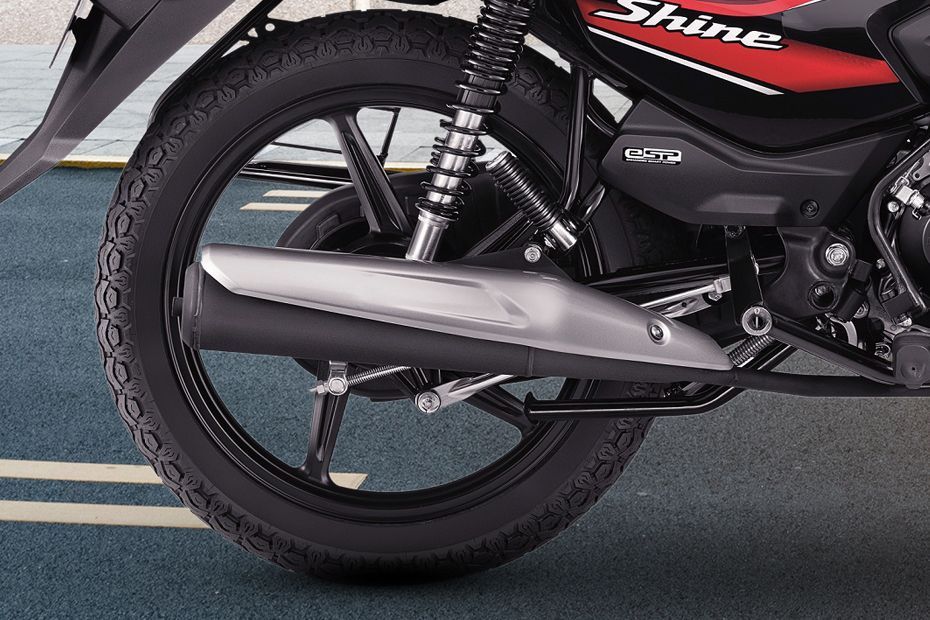 Rear Tyre View of Shine 100