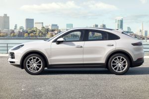 Side view Image of Cayenne Coupe